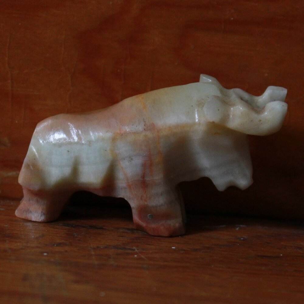 Vintage Onyx Carved Bull Figurine - Picture 3 of 7